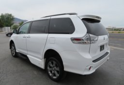 2014 Toyota Sienna - Thumbnail 6