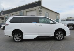 2014 Toyota Sienna - Thumbnail 10