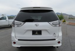 2014 Toyota Sienna - Thumbnail 11