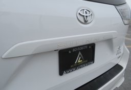 2014 Toyota Sienna - Thumbnail 19