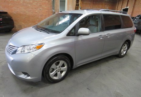 Picture of 2017 Toyota Sienna