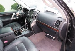 2015 Toyota Land Cruiser - Thumbnail 28