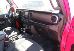 2018 Jeep Wrangler Unlimited - Thumbnail 31