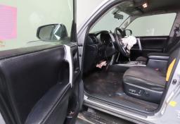 2016 Toyota 4Runner SR5 - Thumbnail 26