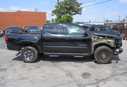 2018 Toyota Tacoma - Thumbnail 12