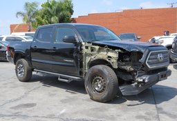 2018 Toyota Tacoma - Thumbnail 4