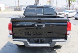 2018 Toyota Tacoma - Thumbnail 10