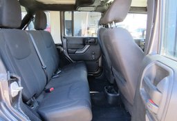 2017 Jeep Wrangler Unlimited - Thumbnail 30