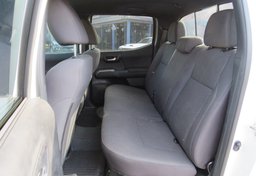 2018 Toyota Tacoma - Thumbnail 29