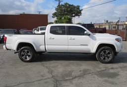 2018 Toyota Tacoma - Thumbnail 10
