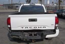 2018 Toyota Tacoma - Thumbnail 9