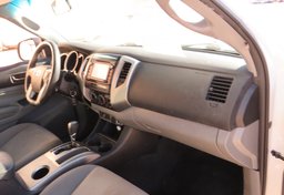 2015 Toyota Tacoma - Thumbnail 25