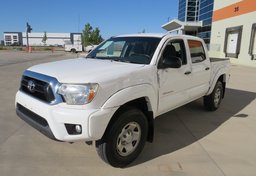2015 Toyota Tacoma - Thumbnail 3