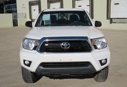 2015 Toyota Tacoma - Thumbnail 11