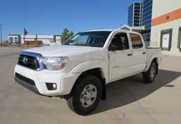 2015 Toyota Tacoma - Thumbnail 1