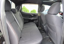 2017 Toyota Tacoma - Thumbnail 35