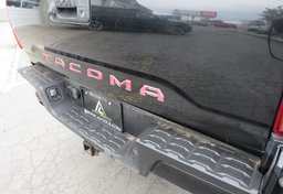 2017 Toyota Tacoma - Thumbnail 24