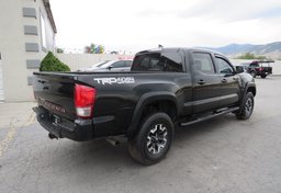 2017 Toyota Tacoma - Thumbnail 6