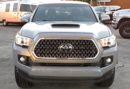 2019 Toyota Tacoma - Thumbnail 11