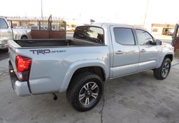 2019 Toyota Tacoma - Thumbnail 9