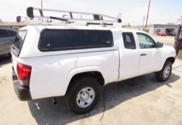 2021 Toyota Tacoma - Thumbnail 8