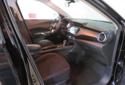 2021 Nissan Kicks - Thumbnail 24