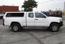 2018 Toyota Tacoma - Thumbnail 12