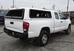 2018 Toyota Tacoma - Thumbnail 8