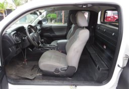 2018 Toyota Tacoma - Thumbnail 20