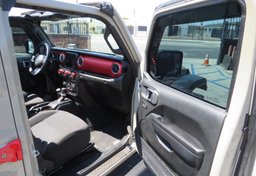 2020 Jeep Gladiator - Thumbnail 29