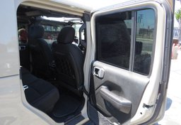 2020 Jeep Gladiator - Thumbnail 33