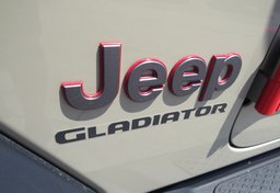2020 Jeep Gladiator - Thumbnail 18