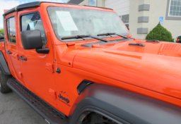 2020 Jeep Gladiator - Thumbnail 11