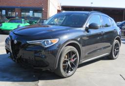 2019 Alfa Romeo Stelvio - Thumbnail 3