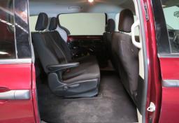 2020 Chrysler Voyager - Thumbnail 21