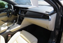 2017 Cadillac XT5 - Thumbnail 32