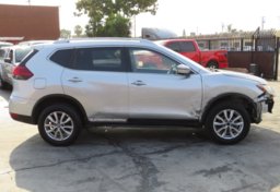 2017 Nissan Rogue - Thumbnail 12