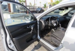 2017 Nissan Rogue - Thumbnail 21