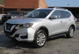 2017 Nissan Rogue - Thumbnail 3