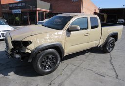 2020 Toyota Tacoma 4WD - Thumbnail 2