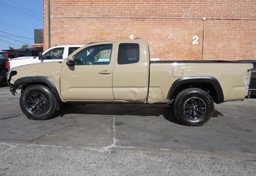 2020 Toyota Tacoma 4WD - Thumbnail 5