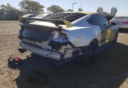 2015 Ford Mustang - Thumbnail 3