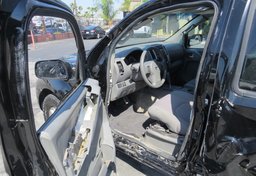 2014 Nissan Frontier - Thumbnail 22