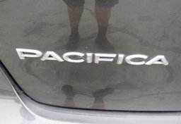 2017 Chrysler Pacifica - Thumbnail 18