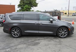 2017 Chrysler Pacifica - Thumbnail 6