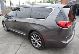 2017 Chrysler Pacifica - Thumbnail 7
