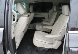 2017 Chrysler Pacifica - Thumbnail 23