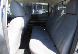 2017 Toyota Tacoma - Thumbnail 31