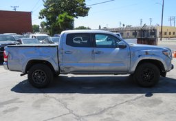 2017 Toyota Tacoma - Thumbnail 6