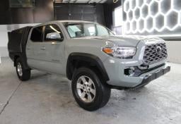 2022 Toyota Tacoma TRD Off Road - Thumbnail 2